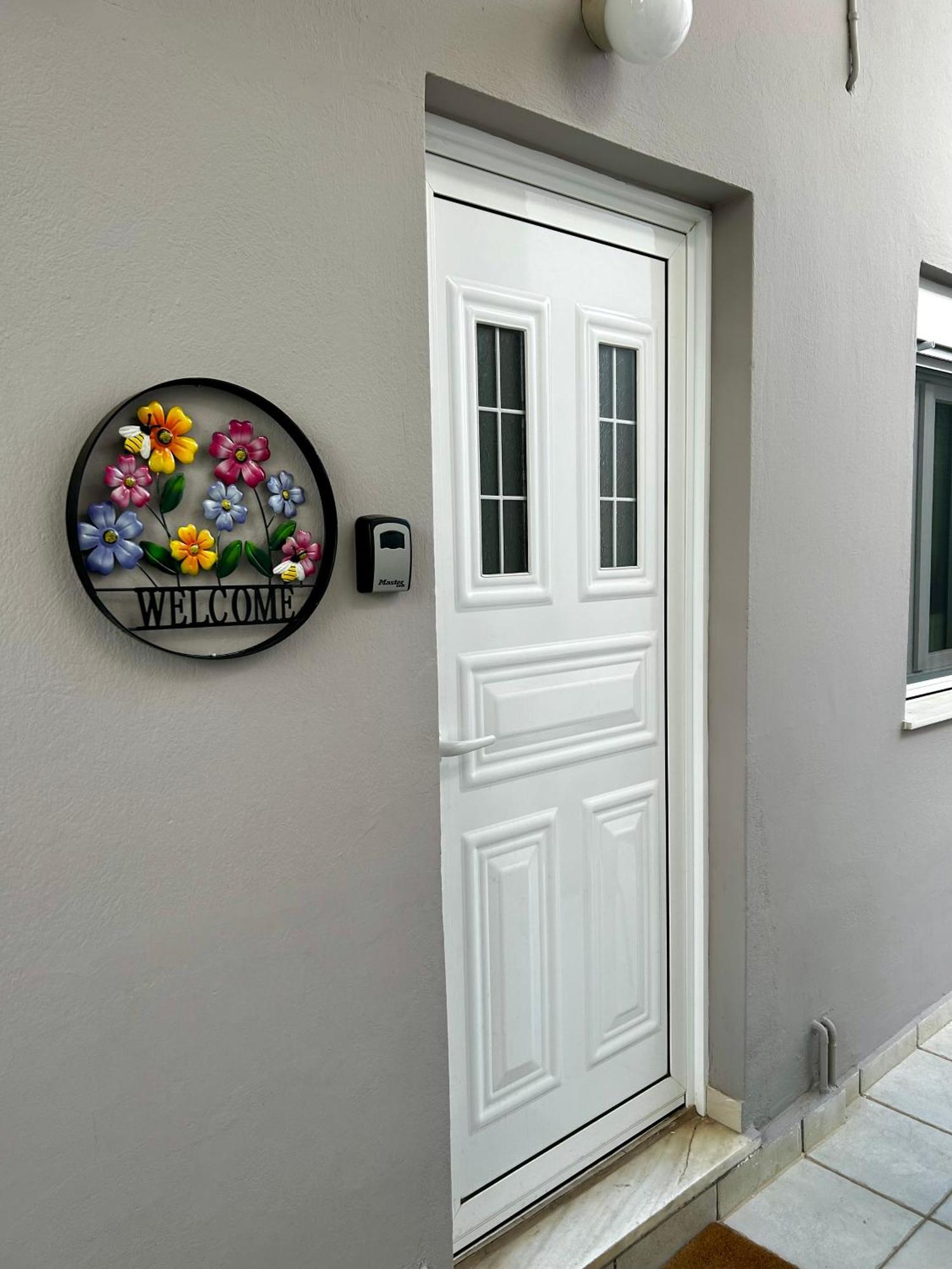 Flower House In Koropi-Near Airport Zewnętrze zdjęcie